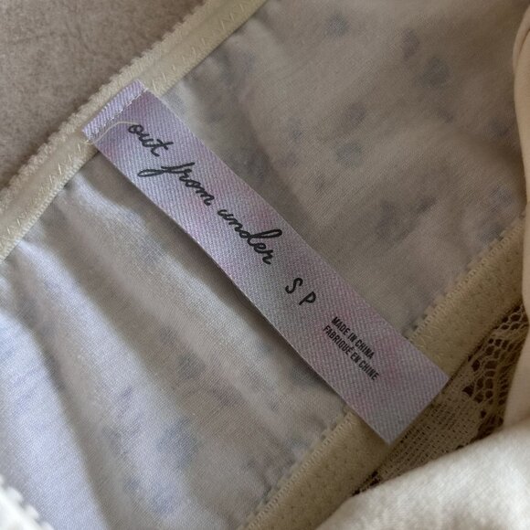 Out From Under Angel Eyes Lace Bandeau in Soft Blue Ditzy ASO Sarah Cameron - Picture 6 of 10